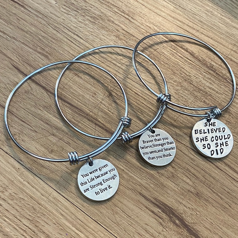 Inspirational quote bracelet set